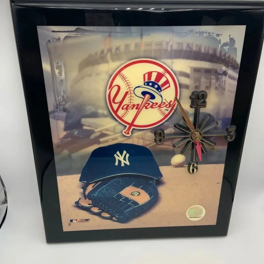 Photo File 2005 New York Yankees Wall Hanging Clock 12